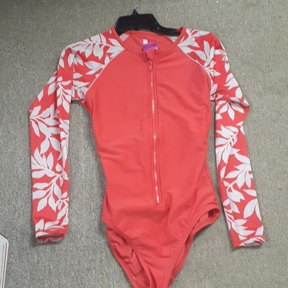 Beautiful coral nature design leortard - Picture 1 of 4